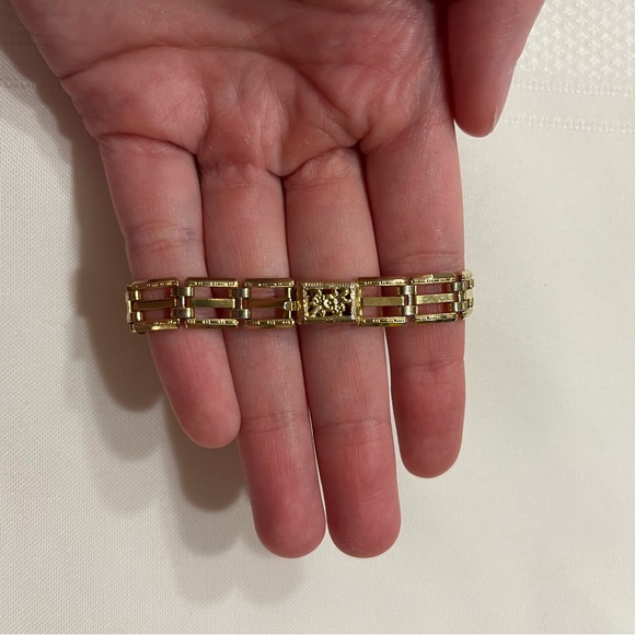 Vintage gold tone bracelet - Picture 3 of 8